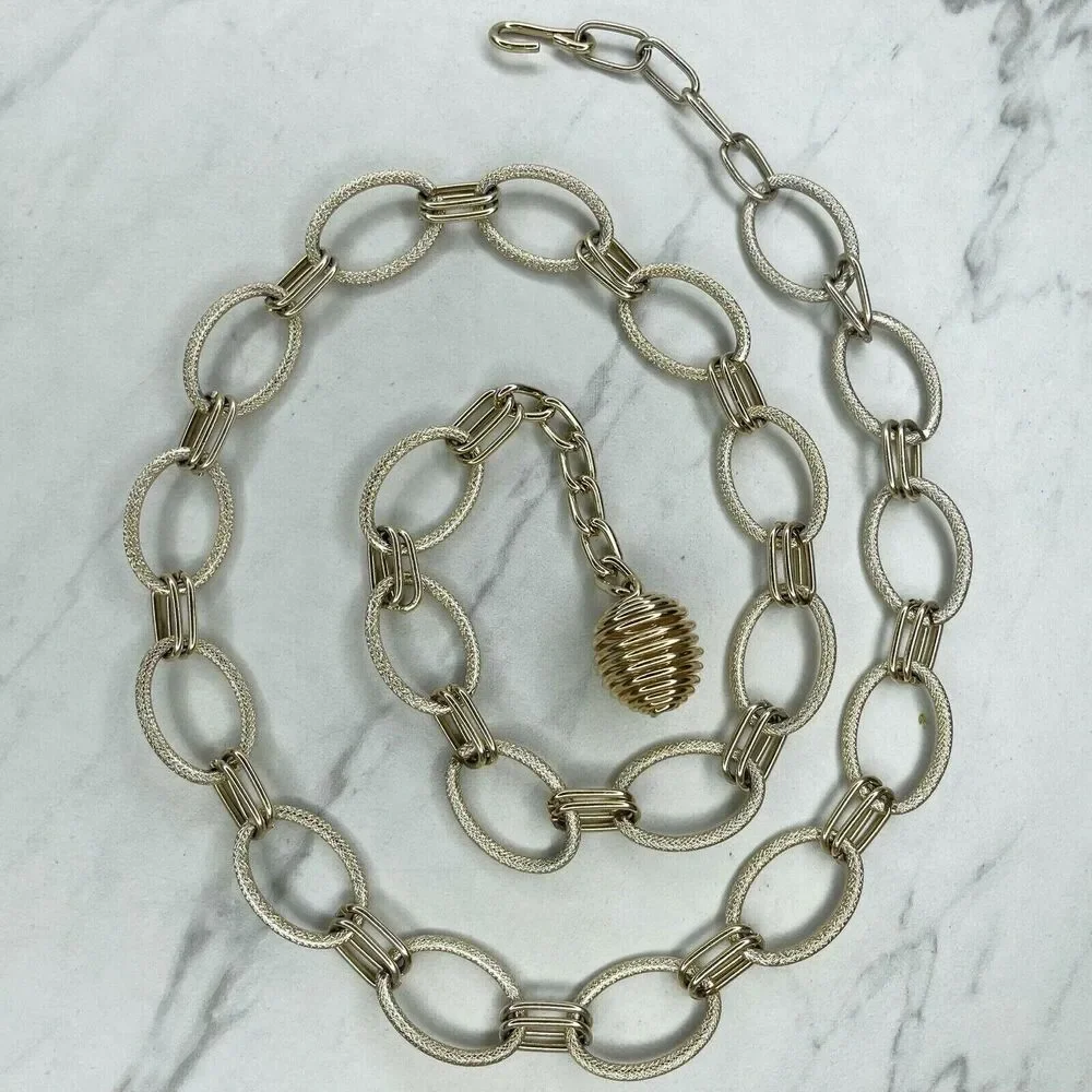 Gold Tone Oval Chain Link Belt with Beehive Swirl Charm - One Size ✨